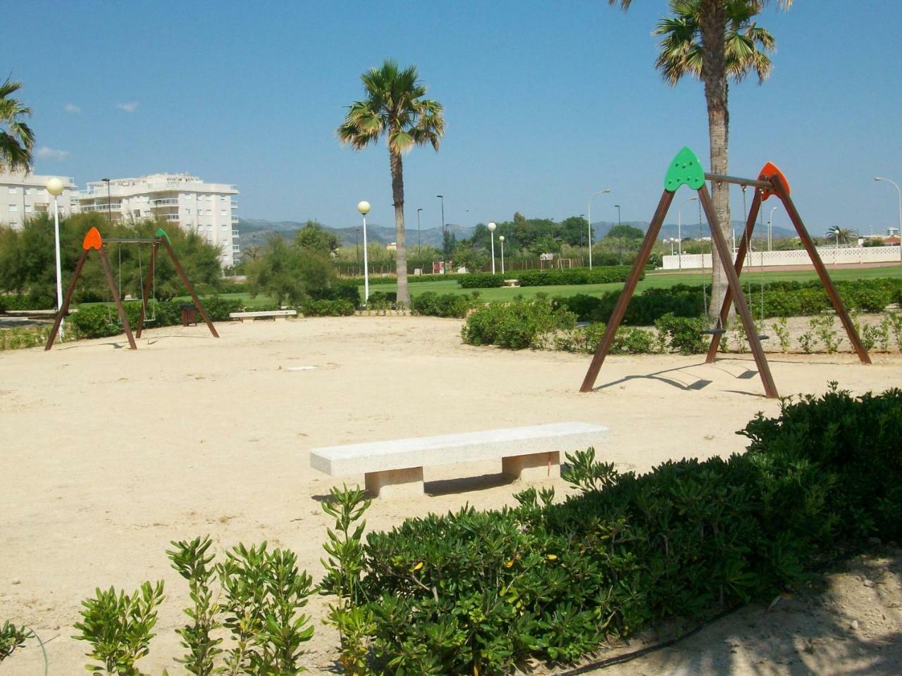 Neptuno Apartamento - Frente A La Playa Daimús Eksteriør billede